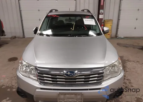 2010 Subaru Forester 2.5X Premium z USA, uszkodzony, nr VIN JF2SH6CC5AH710879